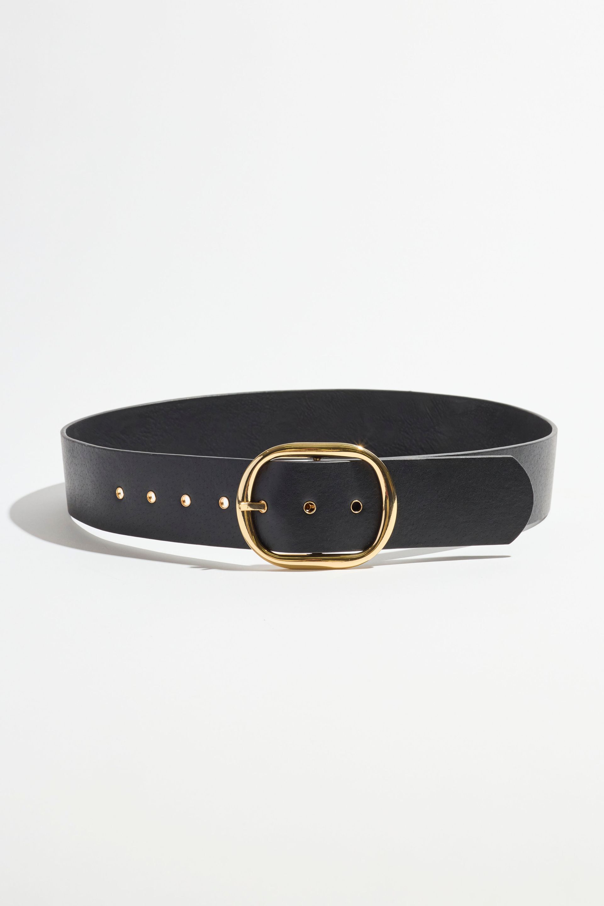 Oversized Oval Grommet Belt