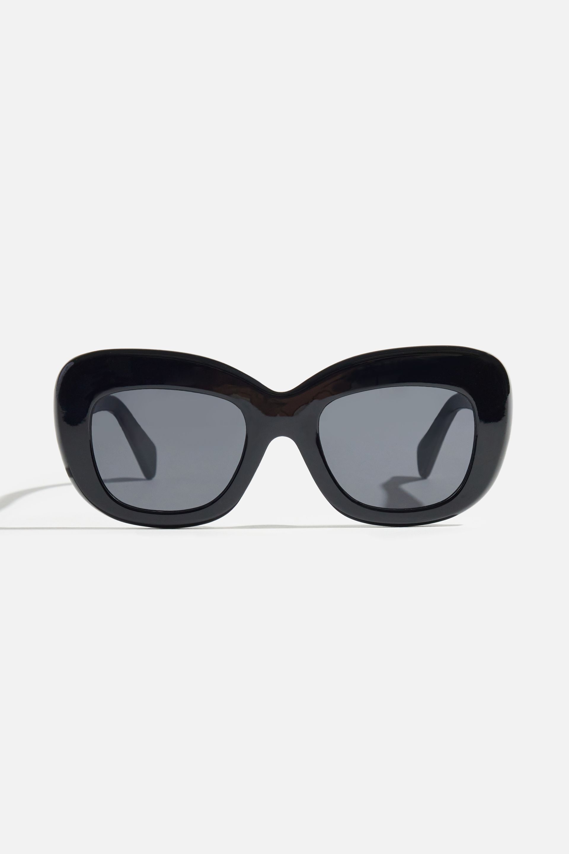 Exaggerated Cat-Eye Sunglasses